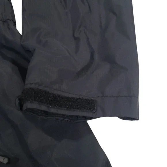 Mountain Hardwear Black Utility Jacket with Hood - Picture 3 of 16